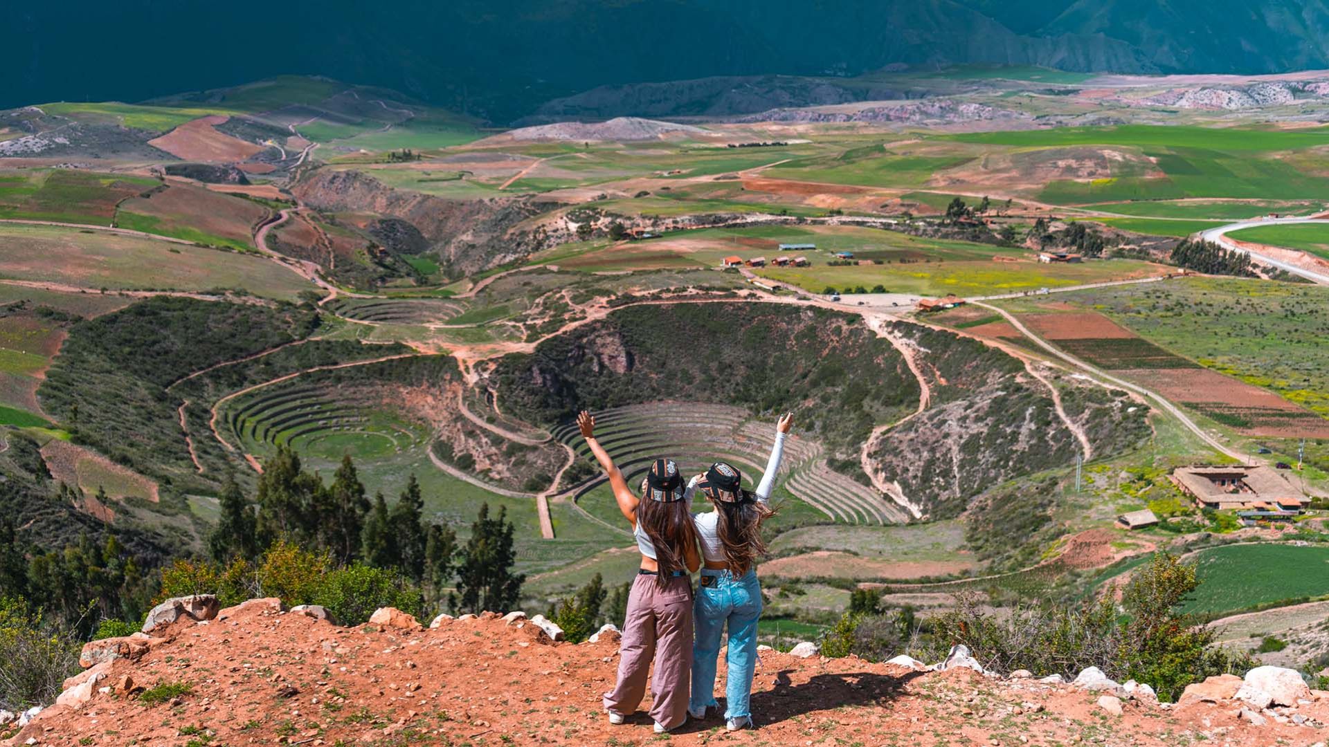 Tour a Maras y Moray – Descubre las terrazas circulares incas y las salineras en un solo día.