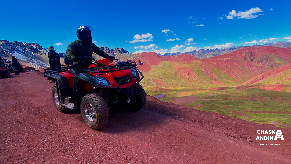 Cuatrimotos en Montaña de Colores y Valle Rojo